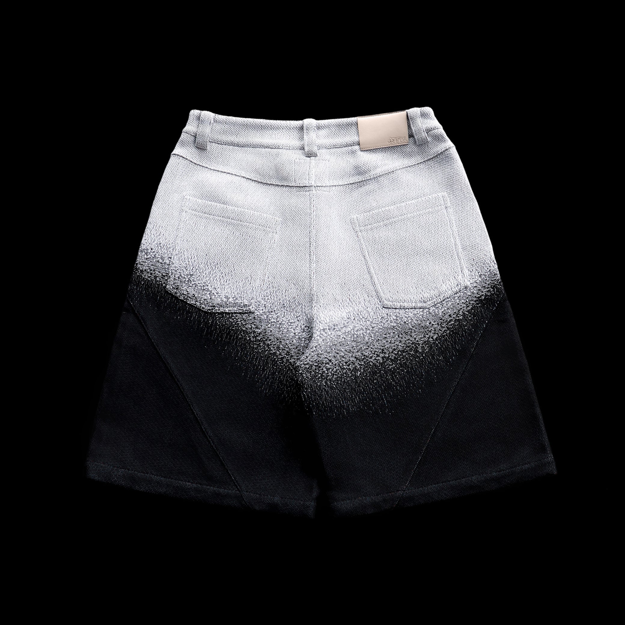 Dissolve gradient tapestry Short
