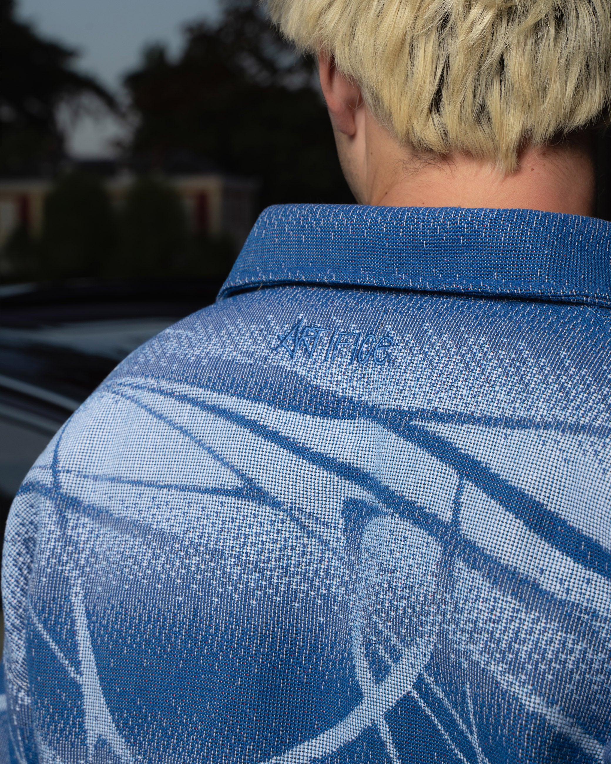 GESTURE Blue gradient tapestry shirt