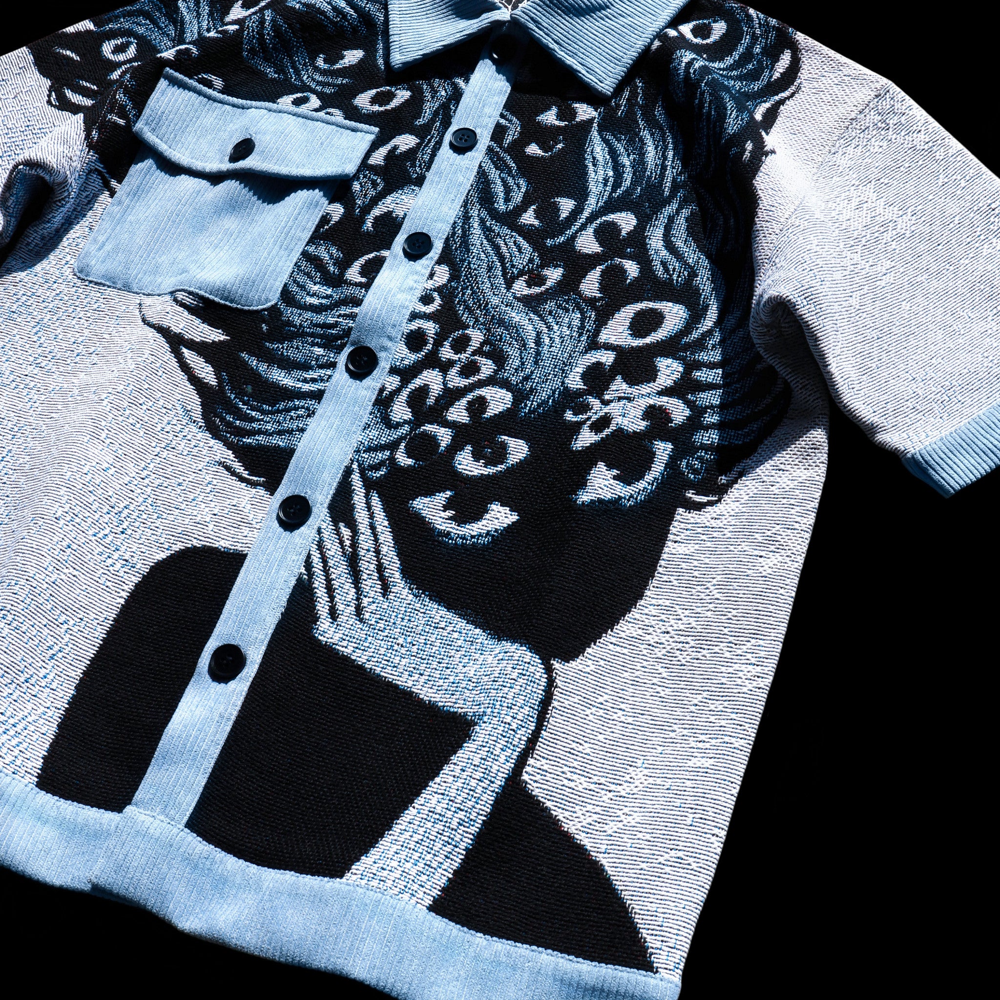 Vespera tee