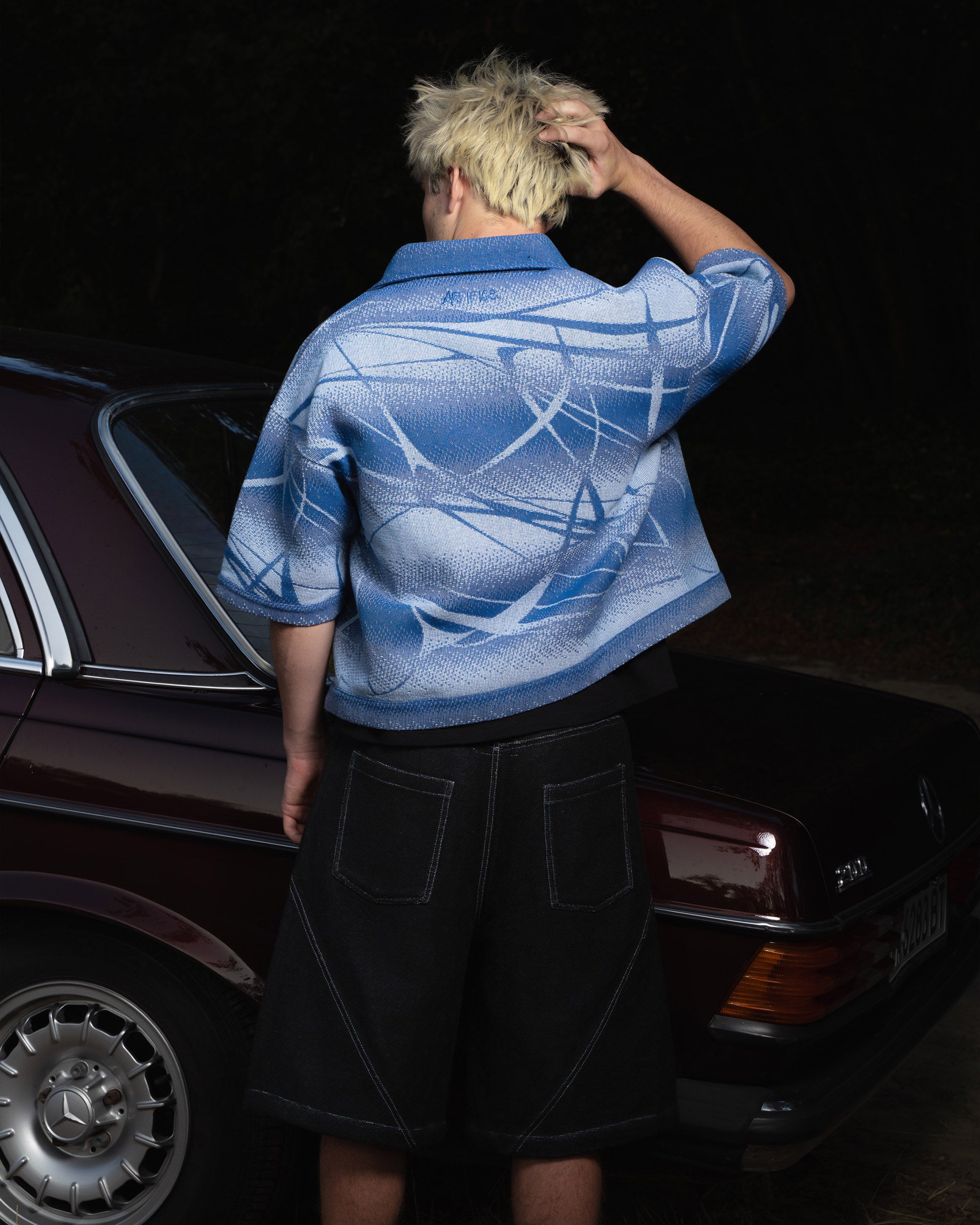 GESTURE Blue gradient tapestry shirt